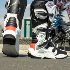 https://www.aspshop.eu/eleveit-x-tarmic-white-black