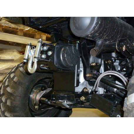 Hátsó csörlőre szerelhető munkaeszköz tartó adapterek: Polaris Sportsman 400 / 450 / 500 (-2010)