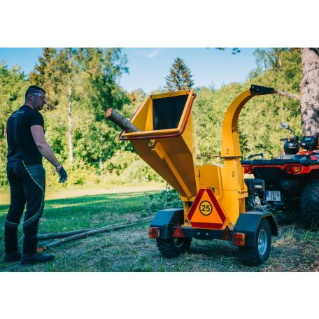 Sárvédők És Hátsó Lámpák ( Faaprító G2 )