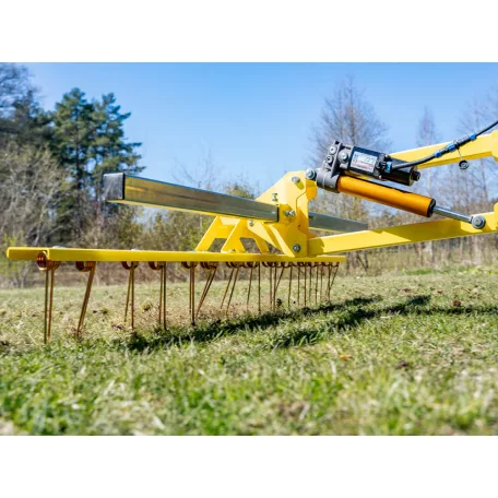 Fésűs Gyepszellőztető: (Receiver Mount System)
